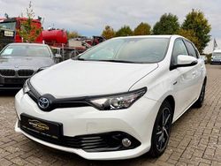 Weiß Gebraucht 2019 Toyota Auris Hybrid Team Limousine | 14.990 € (Fairer Preis)