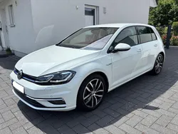 Weiß Gebraucht 2019 VW Golf VII Highline Limousine | 16.800 € (Guter Preis)