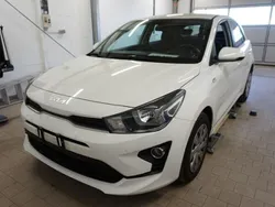 Weiß Gebraucht 2023 Kia Rio Limousine | 14.990 € (Fairer Preis)