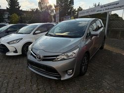 Silber Gebraucht 2013 Toyota Verso Life Van / Kleinbus | 10.990 € (Fairer Preis)