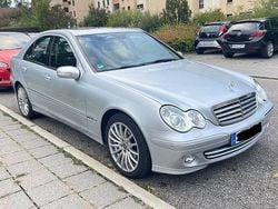 Silber Gebraucht 2006 Mercedes C220 Avantgarde Limousine | 7.000 €