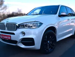 Mineralweiss metallic Gebraucht 2018 BMW X5 M50 Performance SUV | 29.999 € (Superpreis)