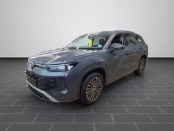 Delfingrau metallic (metallic) Gebraucht 2025 VW Tayron SUV | 48.950 € (Superpreis)