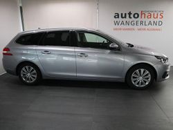 Grau Gebraucht 2021 Peugeot 308 SW Allure Kombi | 14.990 € (Fairer Preis)