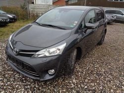 Grau Gebraucht 2017 Toyota Verso Edition-S Van / Kleinbus | 6.800 € (Guter Preis)
