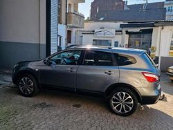 Grau Gebraucht 2011 Nissan Qashqai +2 SUV | 5.999 € (Etwas zu teuer)