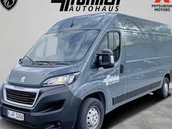 Grau Gebraucht 2024 Peugeot Boxer Van | 30.590 €