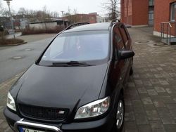 Schwarz metallic Gebraucht 2001 Opel Zafira Van / Kleinbus | 3.650 €