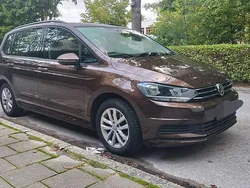 Braun Gebraucht 2016 VW Touran Comfortline Van / Kleinbus | 15.900 € (Guter Preis)