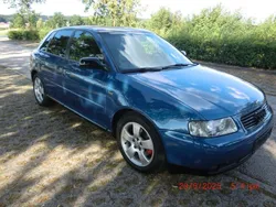 Blau Gebraucht 2003 Audi A3 Ambiente Limousine | 8.950 €