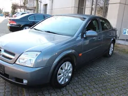 Grau Gebraucht 2002 Opel Vectra Elegance Limousine | 2.600 € (Fairer Preis)