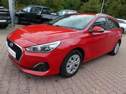 Rot Gebraucht 2018 Hyundai i30 Kombi | 11.990 € (Fairer Preis)