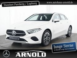 Weiß (polarweiß) Gebraucht 2024 Mercedes A180 Progressive Limousine | 26.230 € (Superpreis)