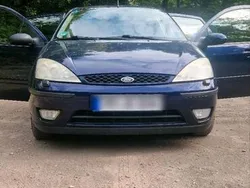 Blau Gebraucht 2002 Ford Focus Limousine | 1.645 € (Fairer Preis)