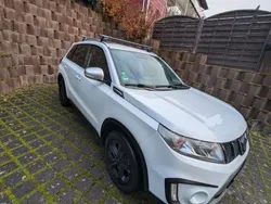 Weiß Gebraucht 2016 Suzuki Vitara SUV | 12.900 € (Fairer Preis)