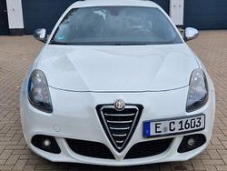 Weiß Gebraucht 2012 Alfa Romeo Giulietta Turismo Kleinwagen | 3.500 € (Fairer Preis)