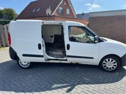 Weiß Gebraucht 2013 Opel Combo Van / Kleinbus | 2.200 €