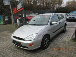 Silber Gebraucht 2001 Ford Focus Trend Limousine | 1.950 € (Fairer Preis)