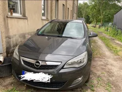 Silber Gebraucht 2011 Opel Astra Sport Kombi | 4.500 € (Fairer Preis)