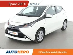 Weiß Gebraucht 2016 Toyota Aygo X-play Kleinwagen | 8.590 € (Fairer Preis)
