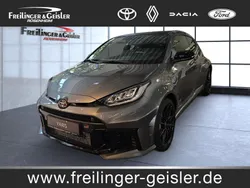 Precious Neu 2024 Toyota Yaris Limousine | 53.990 € (Teuer)