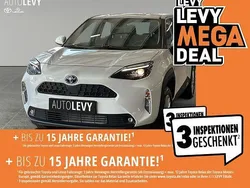 Weiß Gebraucht 2024 Toyota Yaris Hybrid Comfort SUV | 23.270 € (Superpreis)