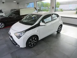 Weiß Gebraucht 2020 Toyota Aygo X-play Kleinwagen | 8.450 € (Superpreis)