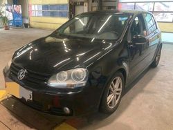 Schwarz Gebraucht 2006 VW Golf V Sportline Limousine | 4.399 € (Etwas zu teuer)