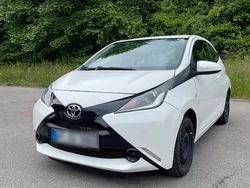 Weiß Gebraucht 2014 Toyota Aygo Kleinwagen | 4.000 € (Fairer Preis)