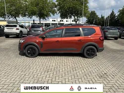 Dolomitgrau Gebraucht 2025 Dacia Jogger Extreme Van / Kleinbus | 26.990 € (Fairer Preis)