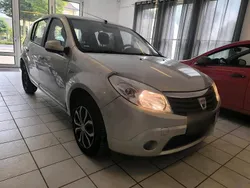 Silber Gebraucht 2011 Dacia Sandero Kleinwagen | 3.500 € (Teuer)