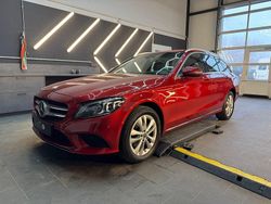 Rot Gebraucht 2019 Mercedes C220 Kombi | 24.990 € (Fairer Preis)