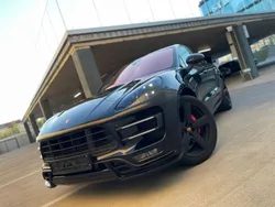Schwarz Gebraucht 2015 Porsche Macan Turbo SUV | 29.900 €