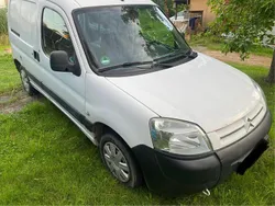 Weiß Gebraucht 2005 Citroën Berlingo Van / Kleinbus | 1.890 € (Etwas zu teuer)
