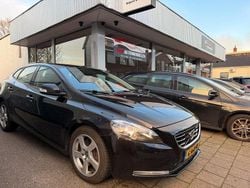 Gebraucht 2015 Volvo V40 Momentum Limousine | 3.999 € (Superpreis)