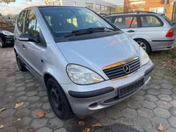 Grau Gebraucht 2004 Mercedes A140 Classic Limousine | 2.900 € (Teuer)
