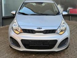 Silber Gebraucht 2012 Kia Rio Edition 7 Kleinwagen | 4.900 € (Guter Preis)