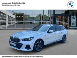 Weiss Gebraucht 2024 BMW 520 M Sport Kombi | 51.480 € (Guter Preis)