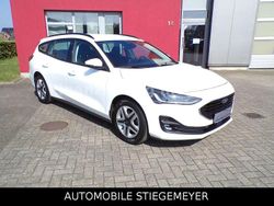 Weiß Gebraucht 2022 Ford Focus Cool & Connect Kombi | 15.450 € (Fairer Preis)