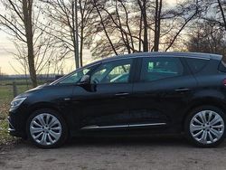 Schwarz Gebraucht 2016 Renault Scénic III Bose Edition Van / Kleinbus | 11.800 € (Etwas zu teuer)