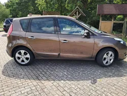 Andere außenfarben Gebraucht 2009 Renault Scénic III Dynamique Van / Kleinbus | 4.500 € (Fairer Preis)