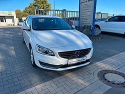 Weiß Gebraucht 2014 Volvo V60 Kinetic Kombi | 8.999 € (Fairer Preis)