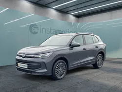 Grau Gebraucht 2024 VW Tiguan Life SUV | 42.792 € (Superpreis)