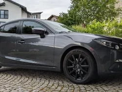 Grau Gebraucht 2014 Mazda 3 Center-Line Limousine | 8.200 € (Fairer Preis)