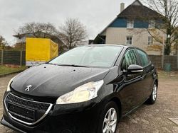 Schwarz Gebraucht 2014 Peugeot 208 Kleinwagen | 4.600 €