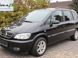 Schwarz Gebraucht 2004 Opel Zafira Elegance Van / Kleinbus | 4.330 €