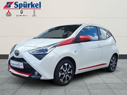 Weiss Gebraucht 2019 Toyota Aygo Connect Style Kleinwagen | 10.480 € (Fairer Preis)