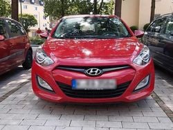Rot Gebraucht 2012 Hyundai i30 Limousine | 4.500 € (Fairer Preis)