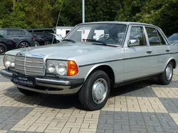 Silber Gebraucht 1979 Mercedes 300 Limousine | 16.990 €