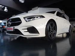 Weiß Gebraucht 2020 Mercedes A180 AMG line Limousine | 23.480 € (Fairer Preis)
